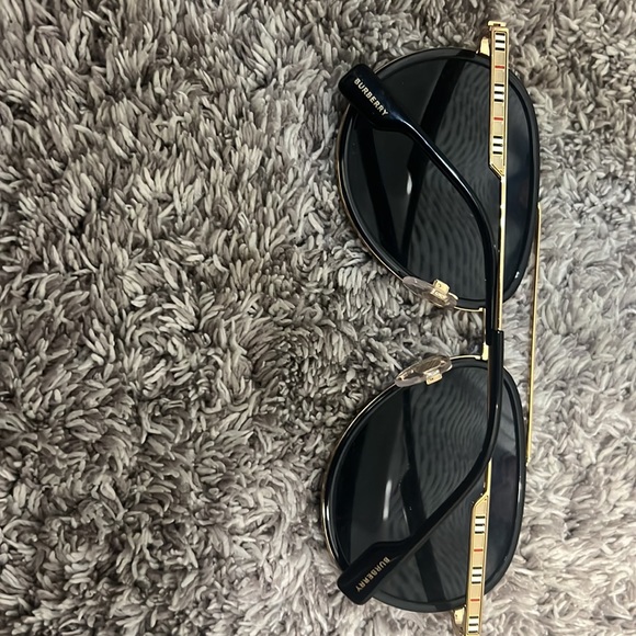 Burberry Sunglasses for sale at almost a third of the original price - Picture 6 of 6